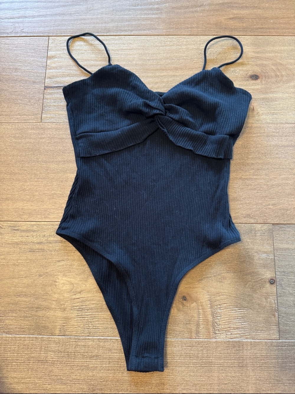 SHEIN Black Ribbed Twist Front Spaghetti Strap Bodysuit